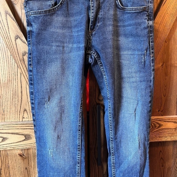 Lcw Jeans 30x32 distressed - Picture 3 of 8
